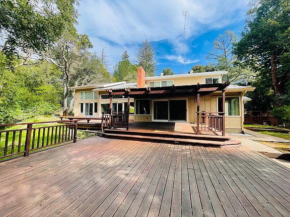 4th image of 21271 Glenmont Dr