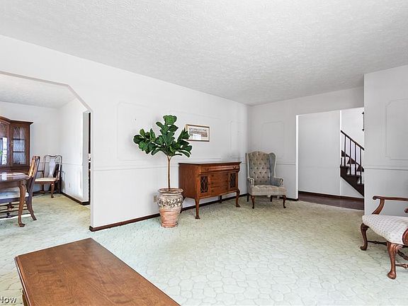 3rd image of 110 Glenview Dr
