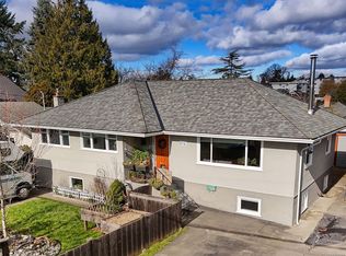 816 Ellery St, Esquimalt, BC V9A 4R7