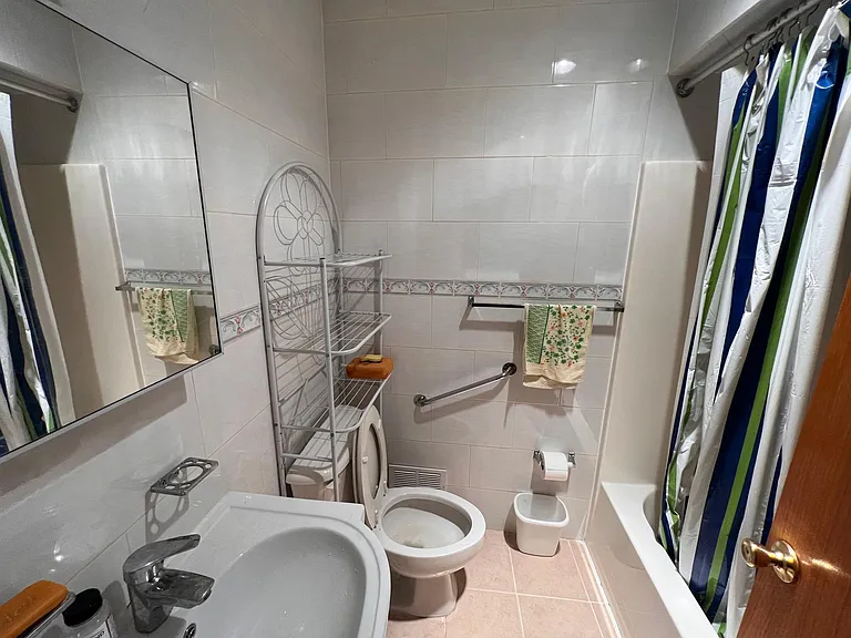 40 Garibaldi Ave #1 — Photo 5
