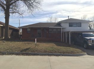 132 W Coe Dr, Midwest City, OK 73110
