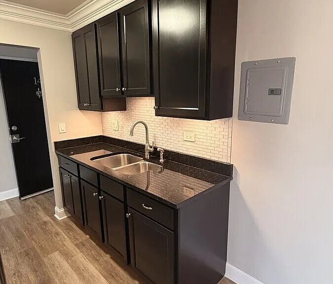 910 Curtiss St #12 — Photo 4