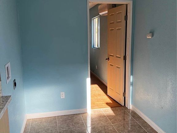 4th image of 1463 Stratus St #1