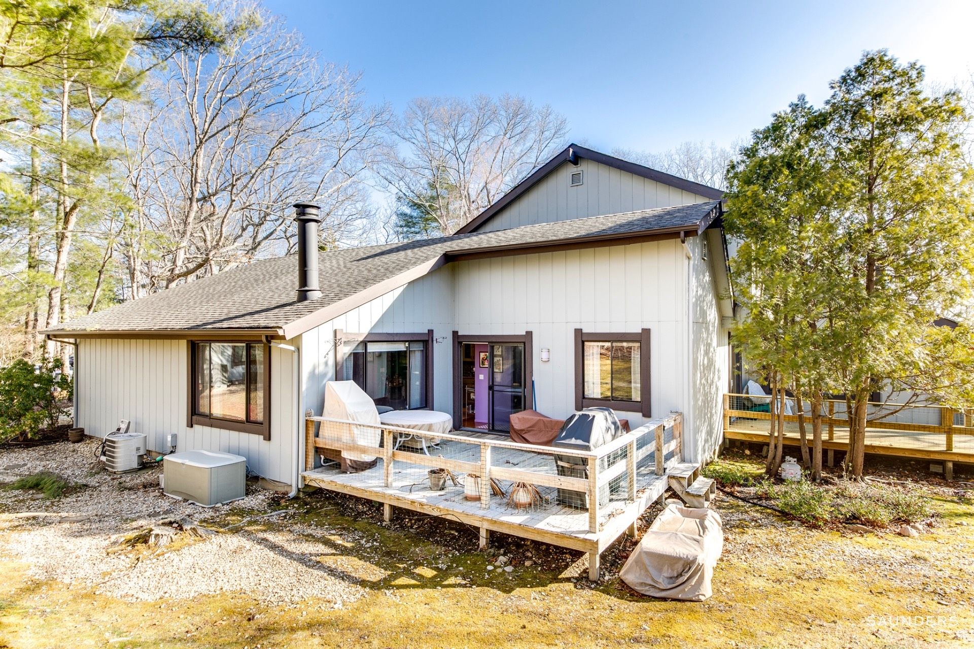 190 Treescape Dr B5, East Hampton, NY 11937 Out East