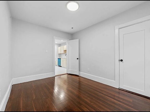 5th image of 93 W Selden St Floor 2