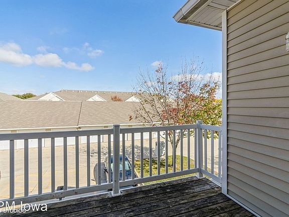 2nd image of 1360 SE Florence Dr #55