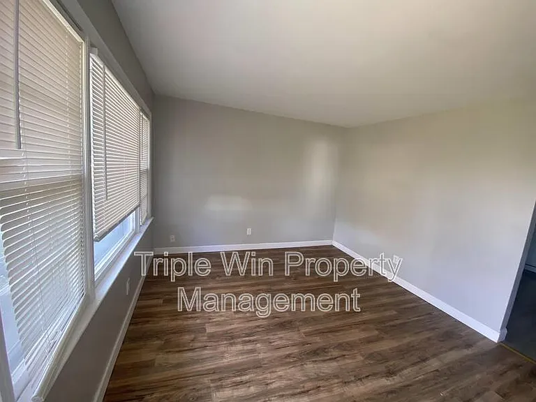3133 Rex Ave — Photo 6
