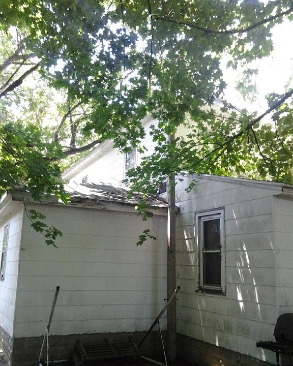 2nd image of 505 E Lincoln Ave