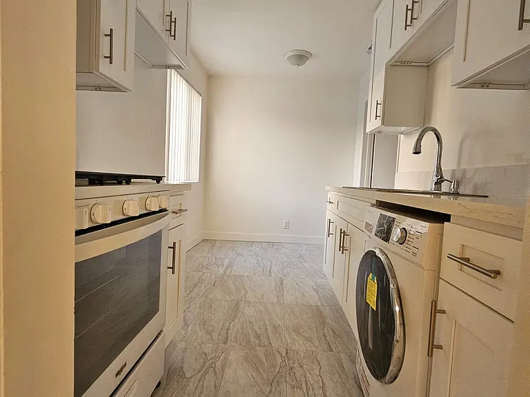 1117 Melrose Ave #8 — Photo 10