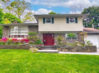 5 Highpoint Drive, Huntington, NY 11743