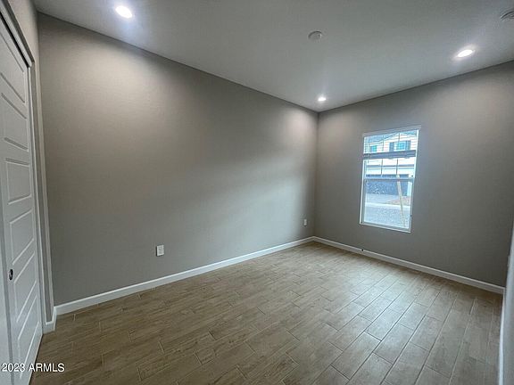 2nd image of 5126 E HARTFORD Avenue