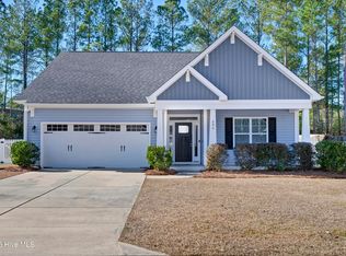 606 Jasmine Way, Burgaw, NC 28425