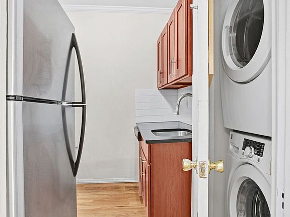 2nd image of 198 President St APT 4B