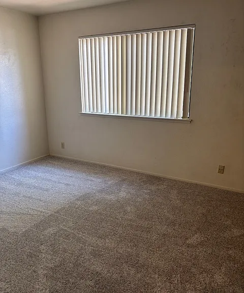 828 Adams Ter — Photo 12