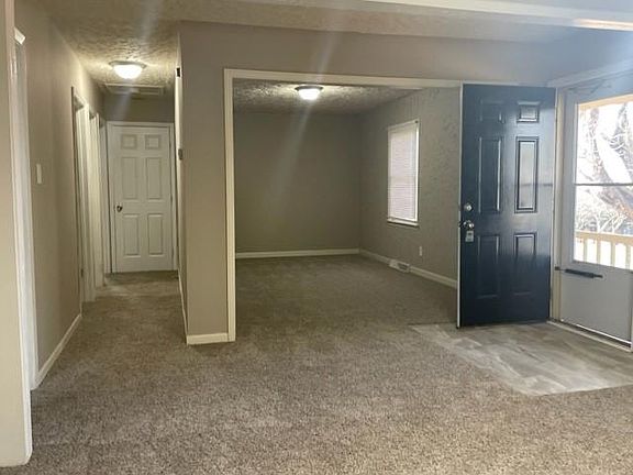 3rd image of 1010 Treadway Ct