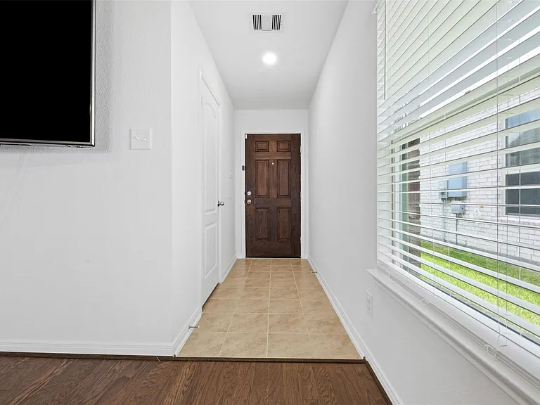 25343 Trinity Oakley Ct — Photo 4