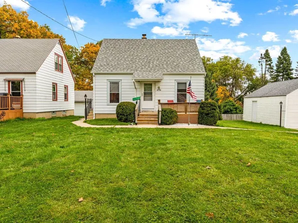 N26W27298 Prospect AVENUE, Pewaukee, WI 53072