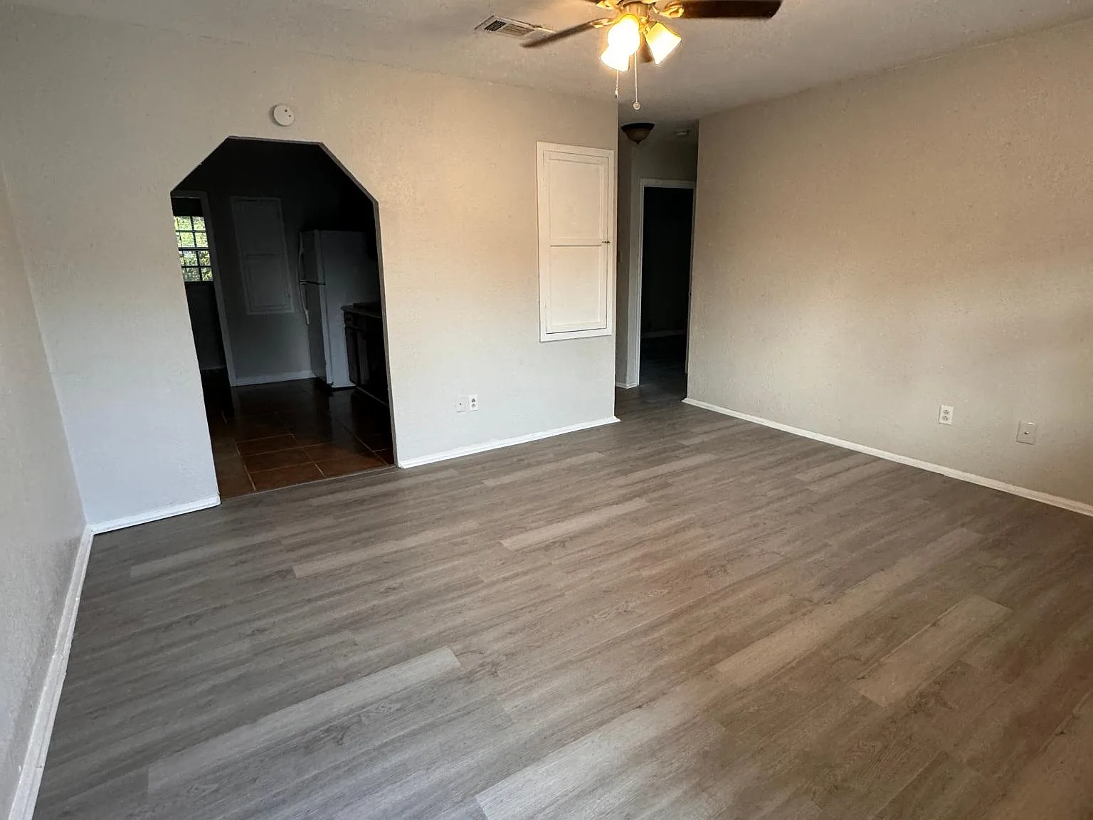 2 bed, 748 sqft, $750 — Photo 2