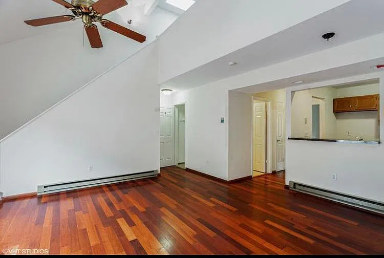 2 bed, 1038 sqft, $2,300 — Photo 4