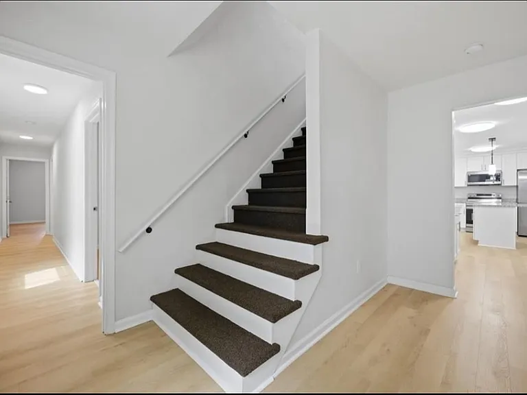 2930 Gate House Rd — Photo 3