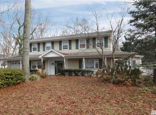 33 Andover Dr, Port Jefferson Station, NY 11776