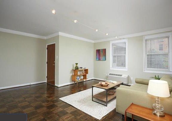 4th image of 4820 Chevy Chase Dr APT 301