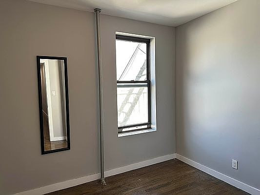 3rd image of 311 E 109th St APT 4B