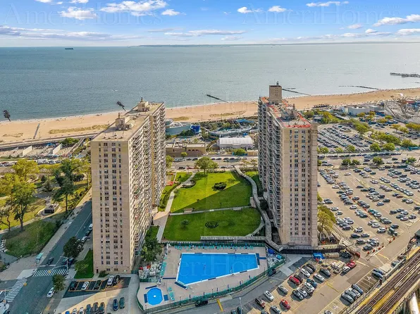 601 Surf Avenue image 1 of 14