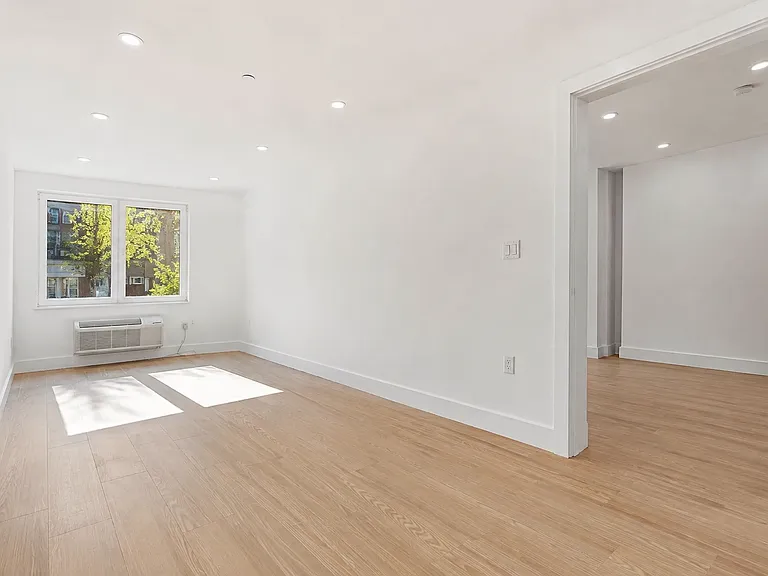 175 Rochester Ave #2D — Photo 2