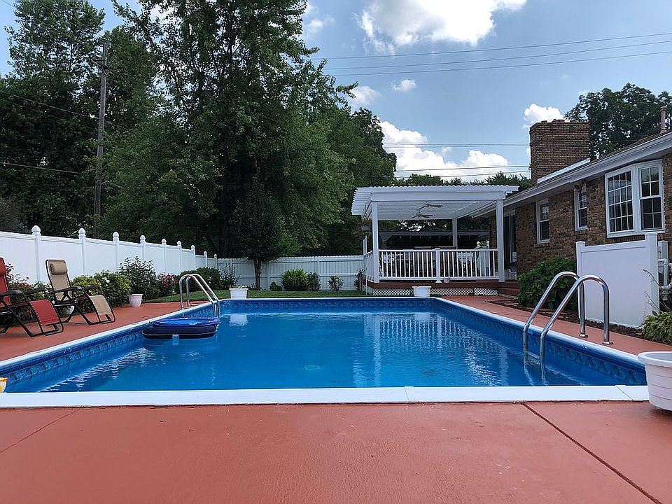 2nd image of 1017 Trail Dr