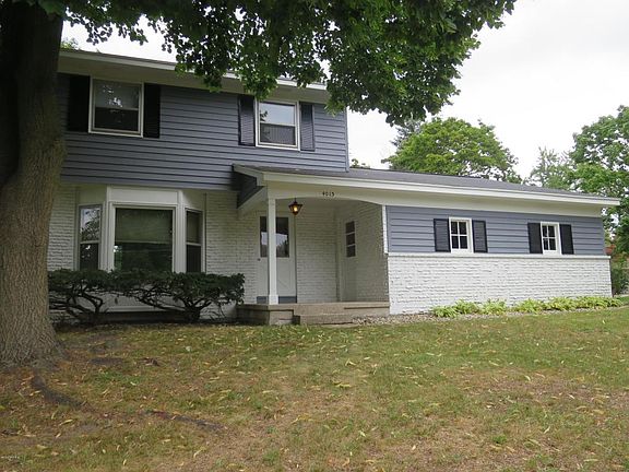 2nd image of 4013 Kearny Dr NE