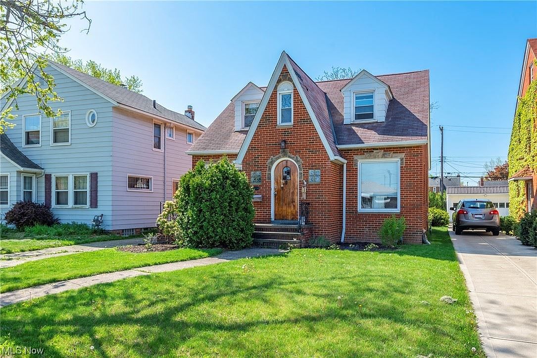 2213 Brookview Blvd, Parma, OH 44134 Zillow