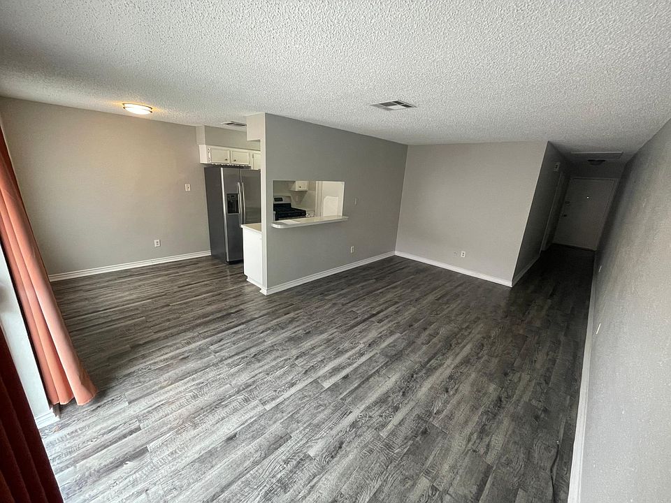 Spacious living room