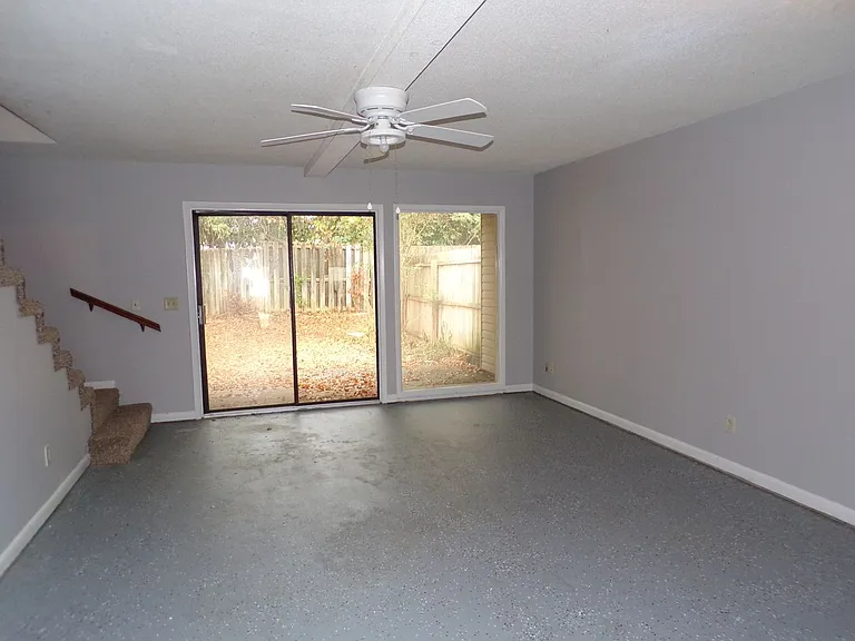 2 Anthony Cir — Photo 2