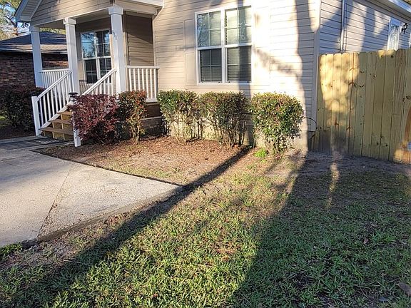 3rd image of 910 Bremen Ave