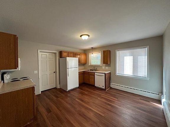 3rd image of 909 Wheaton Ave