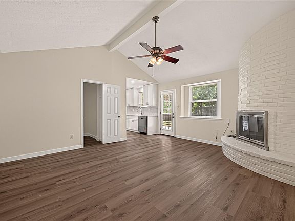 4th image of 313 Stratmore Dr
