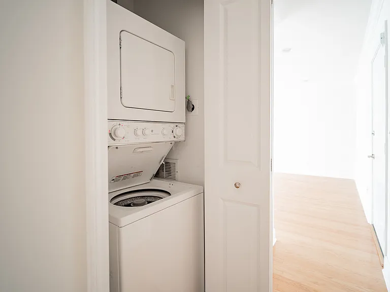 In-unit Washer & Dryer - #305