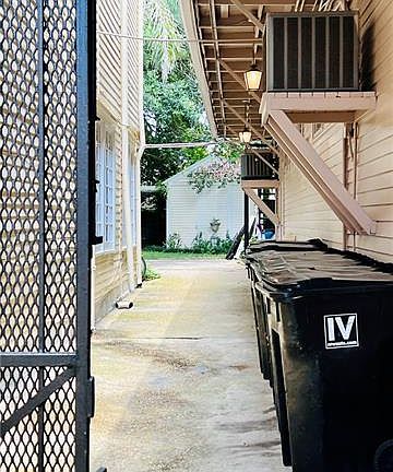 2nd image of 5513 1/2 Magazine St APT 3