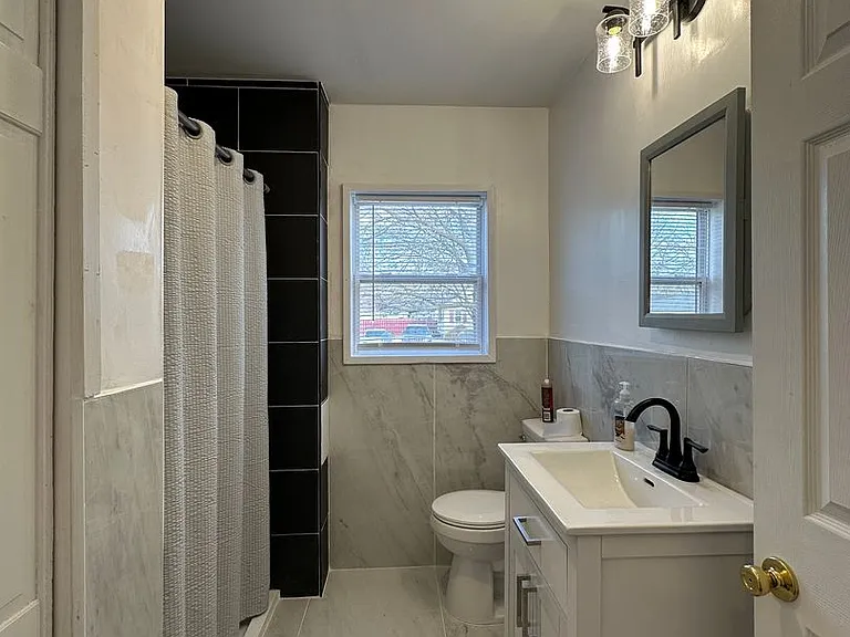 1404 W Bethel Ave — Photo 23