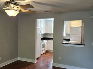 202 N Broad St #B, Claxton, GA 30417