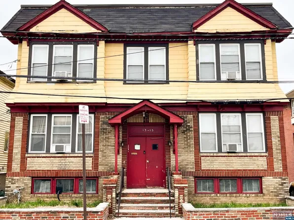 13 Stecher St, Newark, NJ 07112