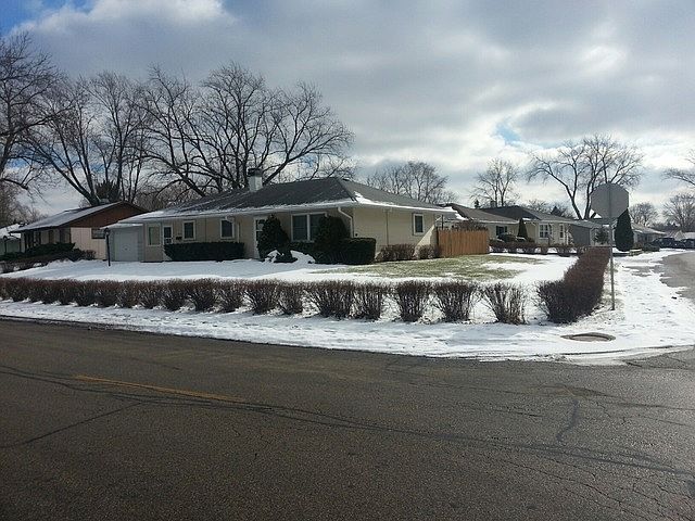 1st image of 977 Chippewa Cir