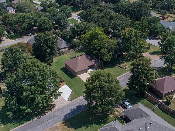 3rd image of 1604 Broken Hill Dr