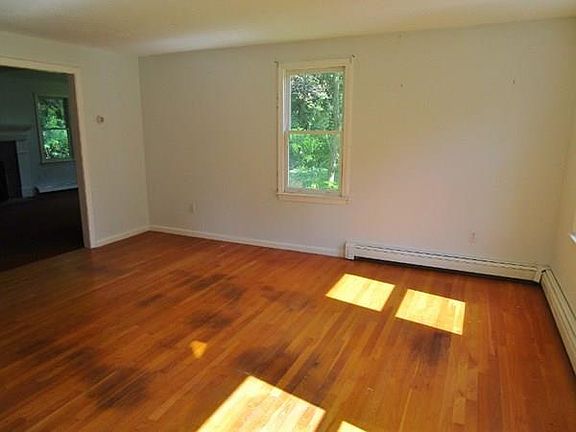 3rd image of 120 Brookdale St