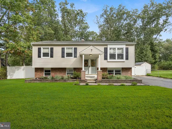 7 S Carolina Rd, Browns Mills, NJ 08015