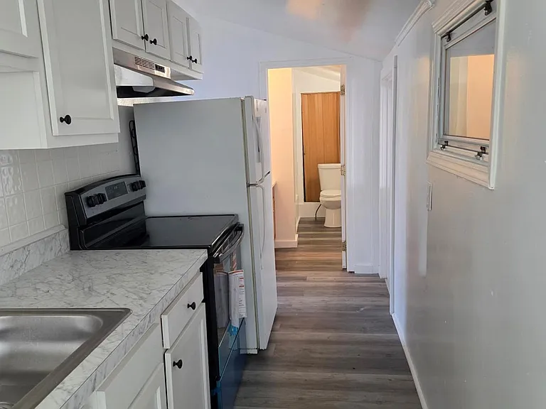 8 Norton St #10 — Photo 11