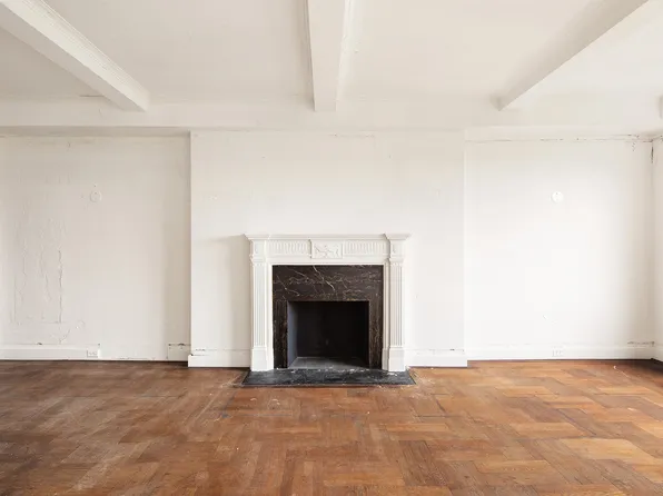 128 Central Park South image 2 of 9