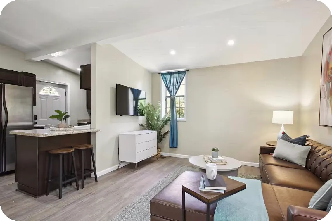 2 bed, 900 sqft, $1,500 — Photo 2