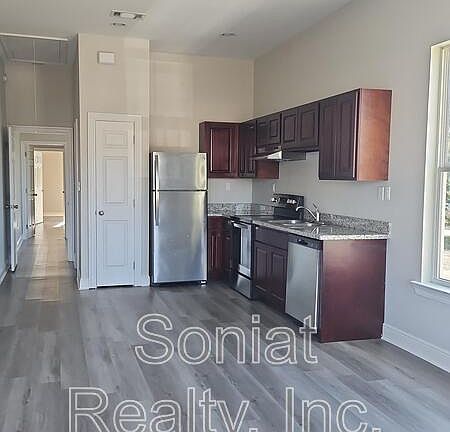 2nd image of 2301 Piety St